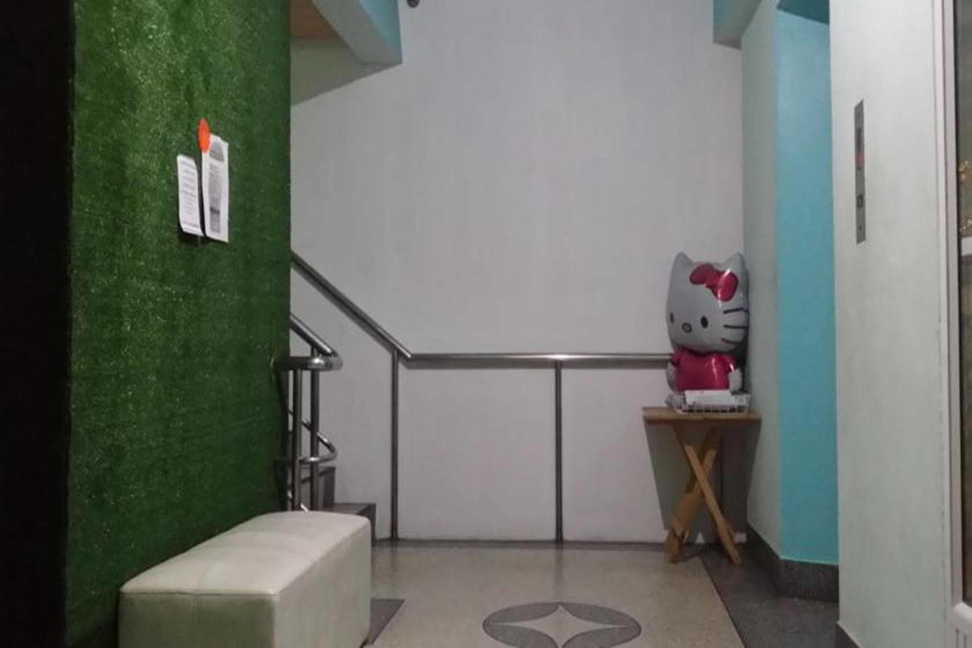 The 1 Place Hat Yai Bagian luar foto