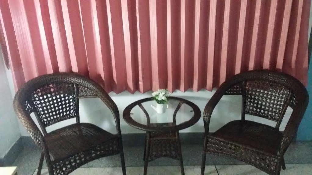 The 1 Place Hat Yai Bagian luar foto