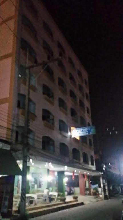 The 1 Place Hat Yai Bagian luar foto